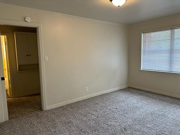 5th image of 602 E Lake Dr #A