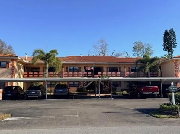 8140 Terrace Garden Dr N Unit 204, Saint Petersburg, FL 33709