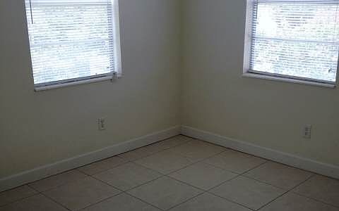 5th image of 837 Mary St #&