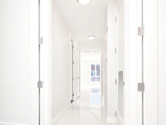 5th image of 532 New York Ave