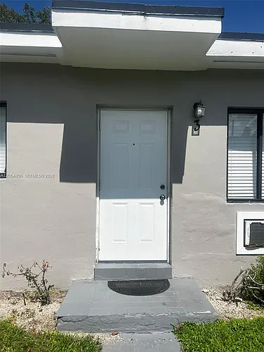 2090 NW 31st St #4 Photo 1 2090 NW 31st St #4 Photo 1