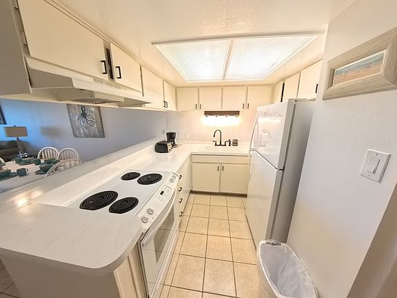 4th image of 15340 LEEWARD DR #203