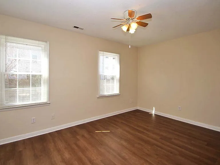 1410 Country Club Ct — Photo 16