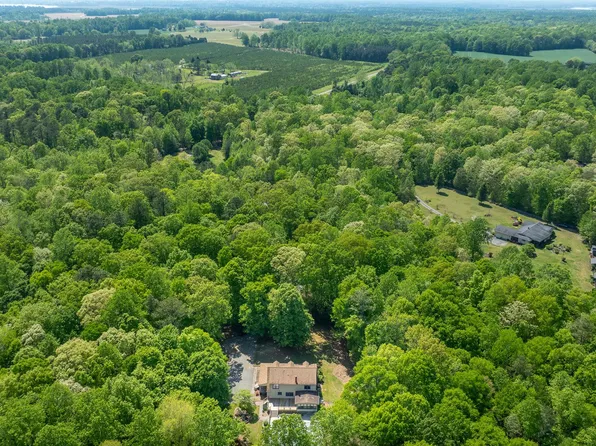 408 Burnt Mill Ln, Mattaponi, VA 23110