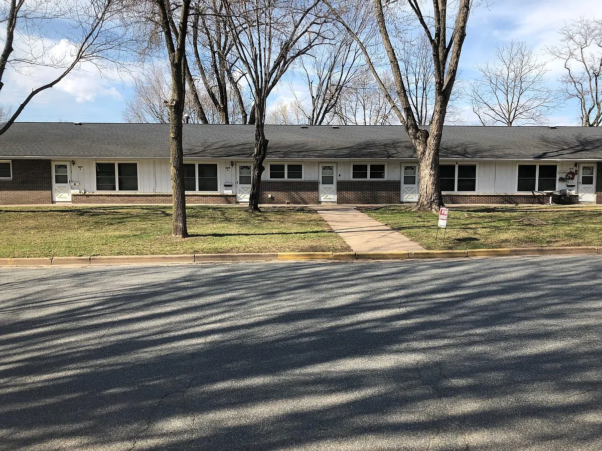 Building Photo - 1615 Wilson Ave #B
