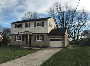 2445 Grosvenor Dr, Cincinnati, OH 45231