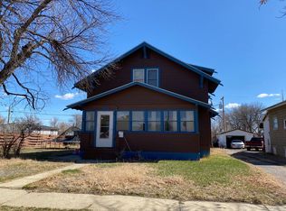 918 1st St W, Roundup, MT 59072