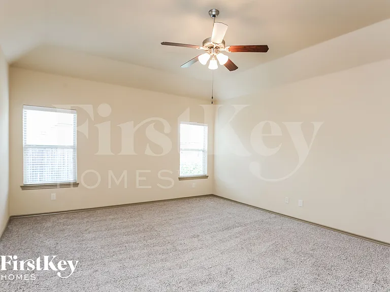 1740 Colorado Dr — Photo 7