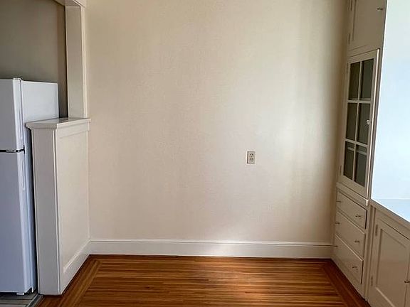 4th image of 2090 Green St #45