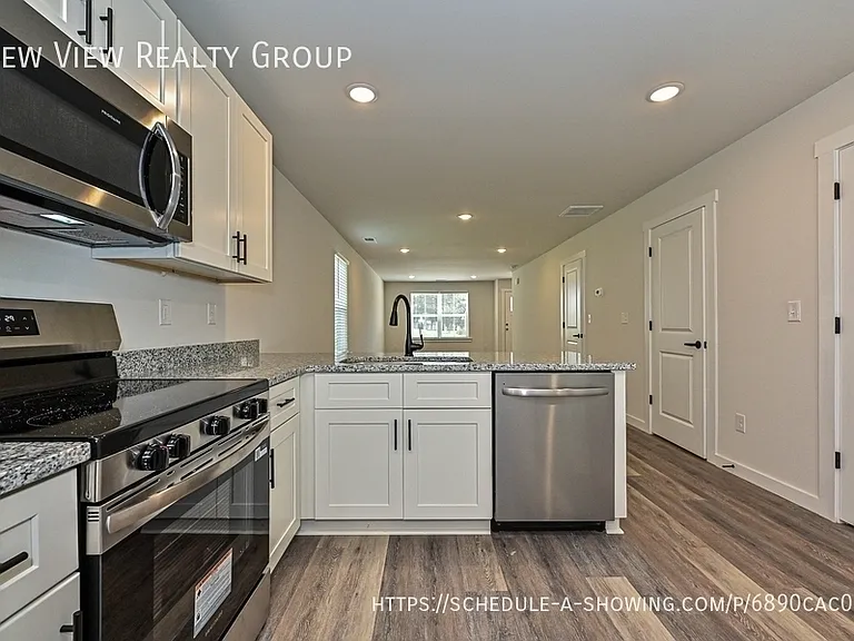 502 12th Ave NE — Photo 10