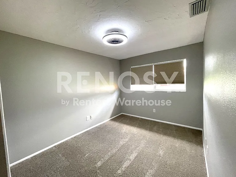802 Embassy Rd — Photo 24