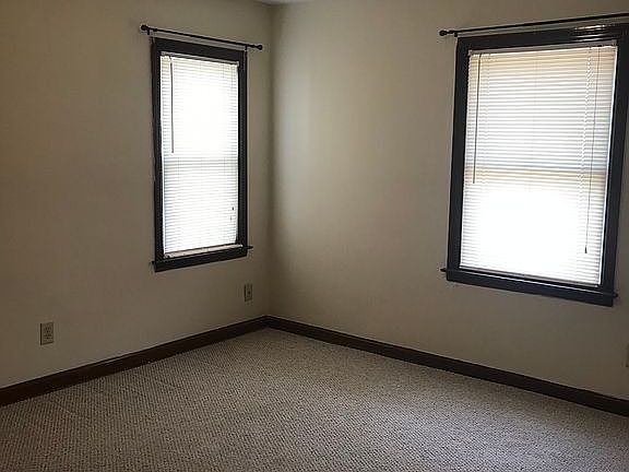 4th image of 264 Brandtson Ave