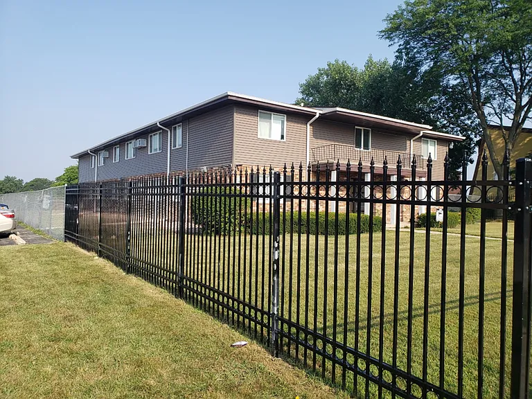 8835 N Swan Rd #7 — Photo 30