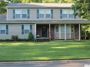 1 Quail Run, Shirley, NY 11967