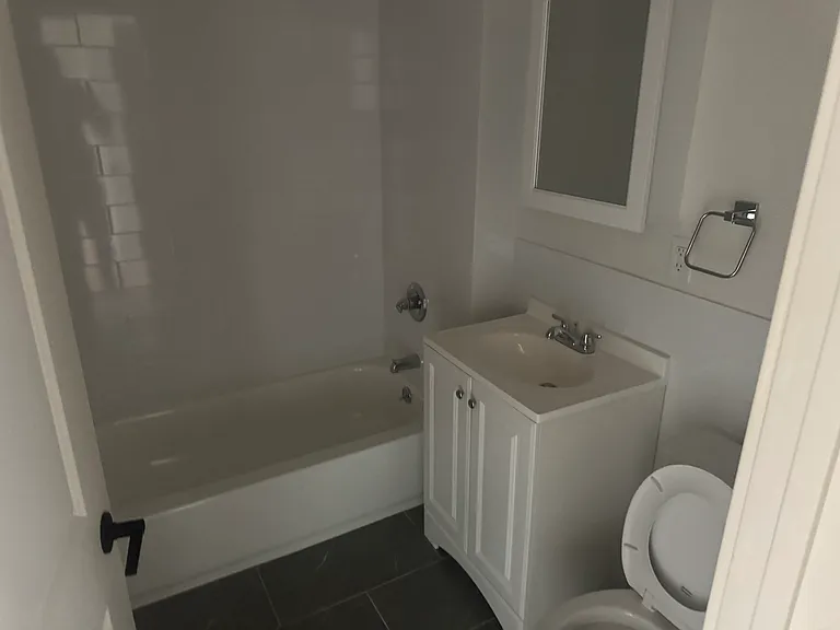 671 Bronx River Rd #6V — Photo 4