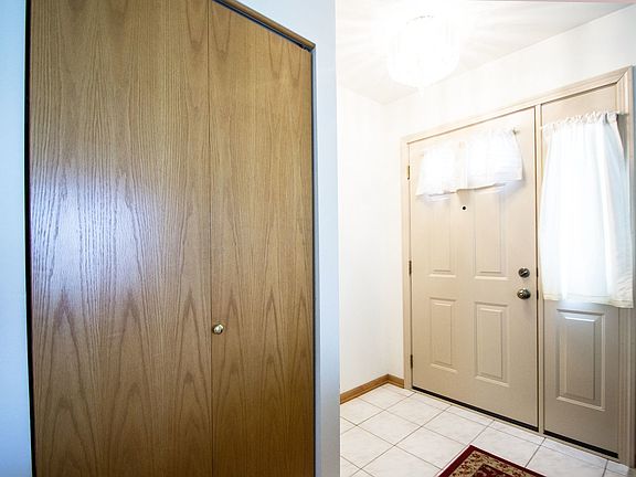 4th image of 2637 W 98th St