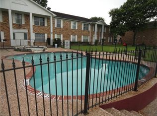 7209 Beechnut St APT B, Houston, TX 77074