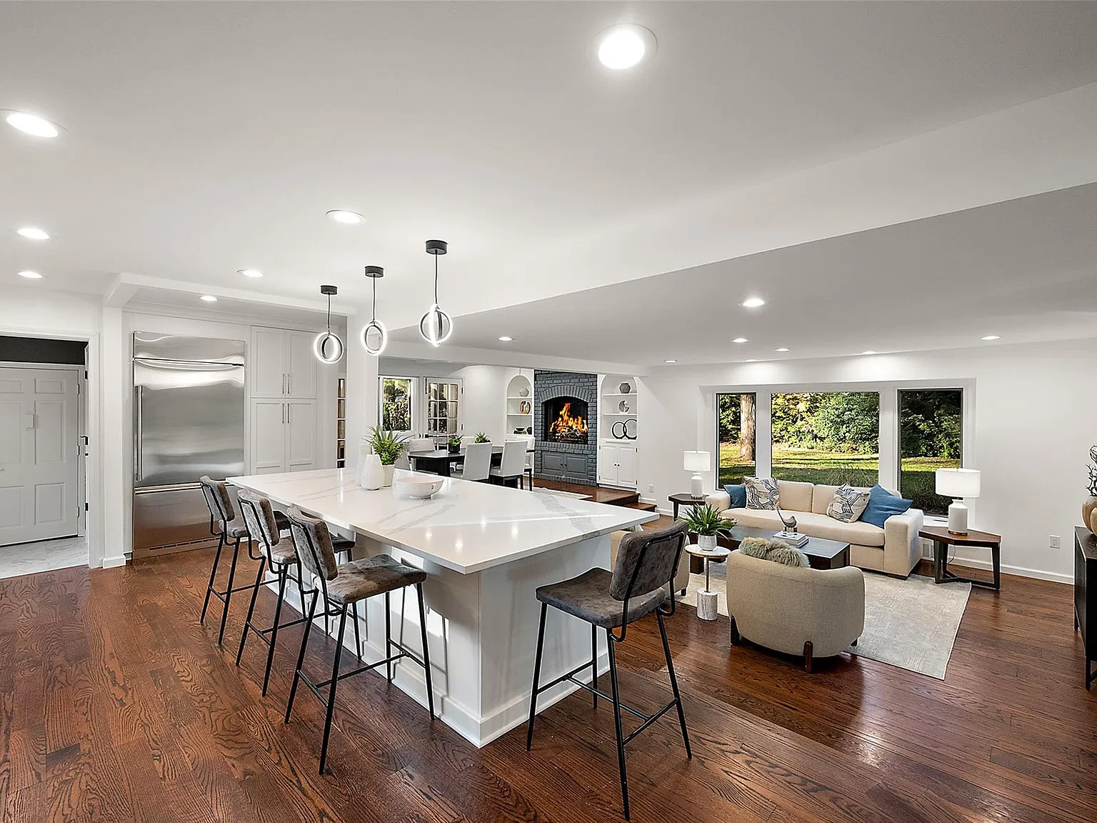4 bed, 3.5 bath, 2741 sqft, $7,500 — Photo 4