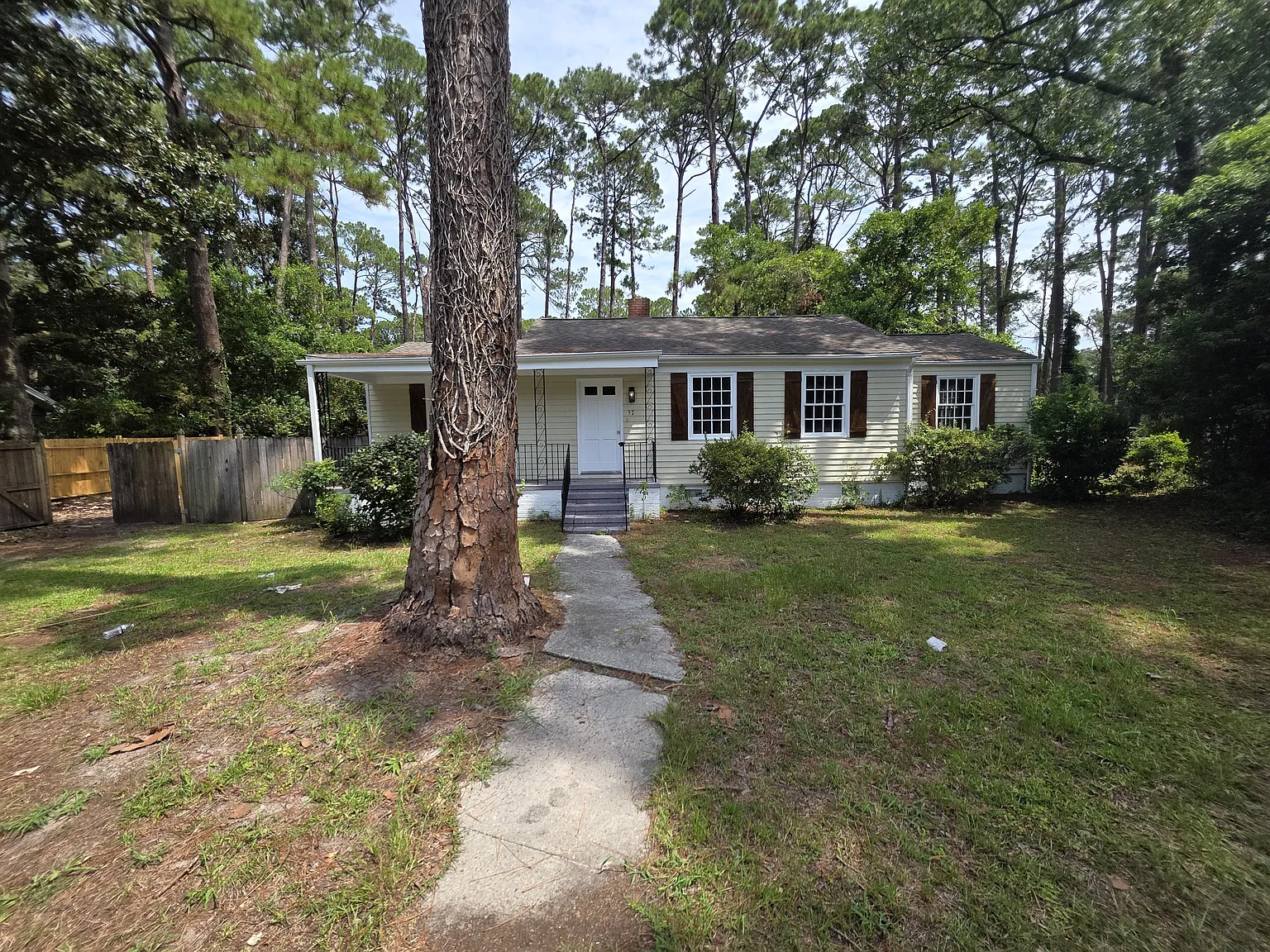 4 bed, 1750 sqft, $2,050 — Photo 1