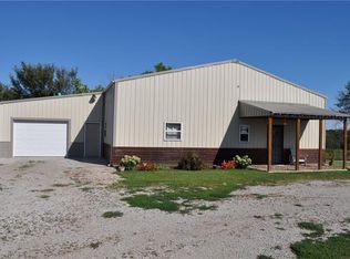 6451 NW Glenwood Rd, Amity, MO 64422