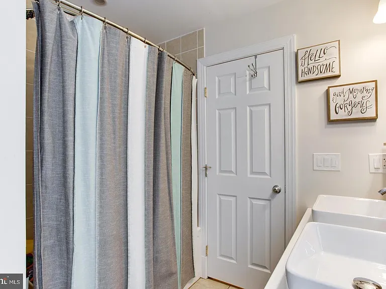 5407 Helm Ct — Photo 23