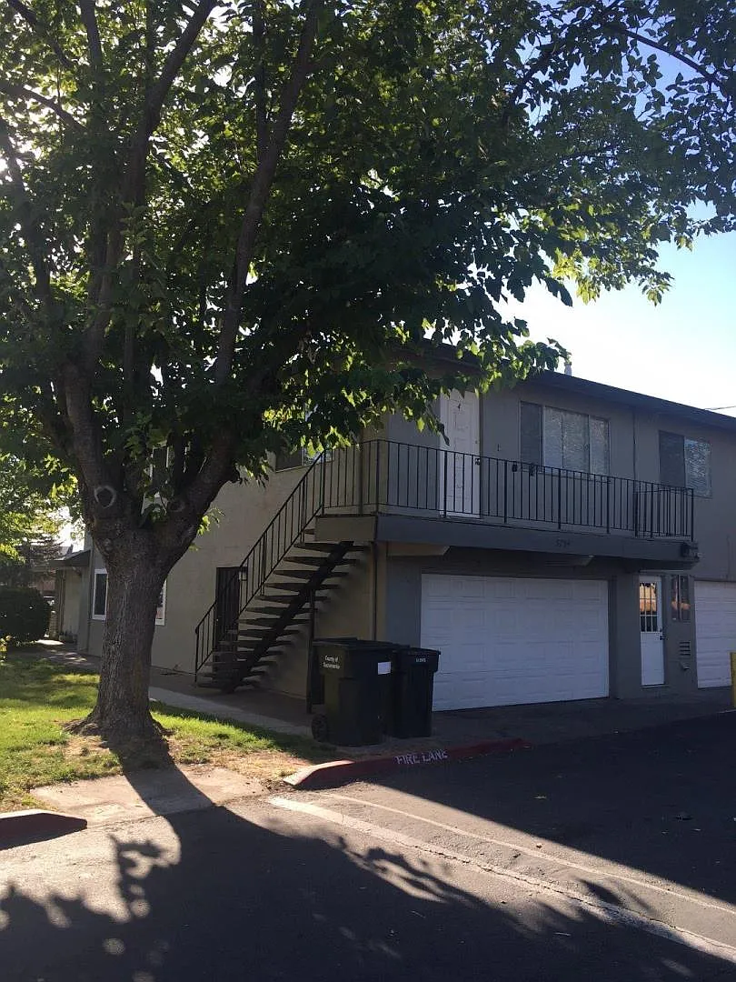 5754 Walerga Rd APT 4 photo 1
