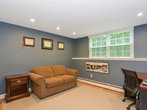 45 Jacqueline Rd APT 2, Waltham, MA 02452