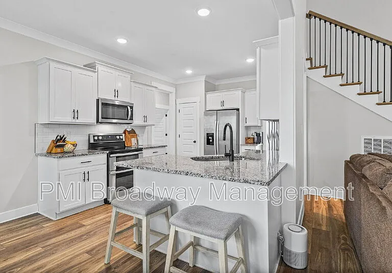 181 Sherlock Dr — Photo 29