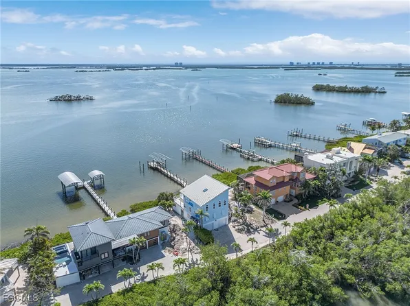 21401 Widgeon Ter, Fort Myers Beach, FL 33931