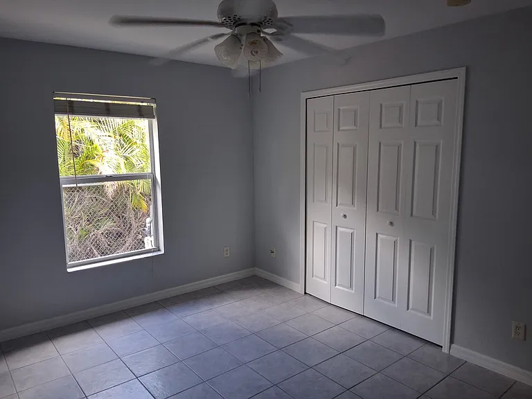 7758 Suncoast Dr — Photo 16