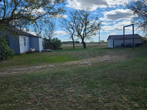 213 Iowa Ave, Halma, MN 56729