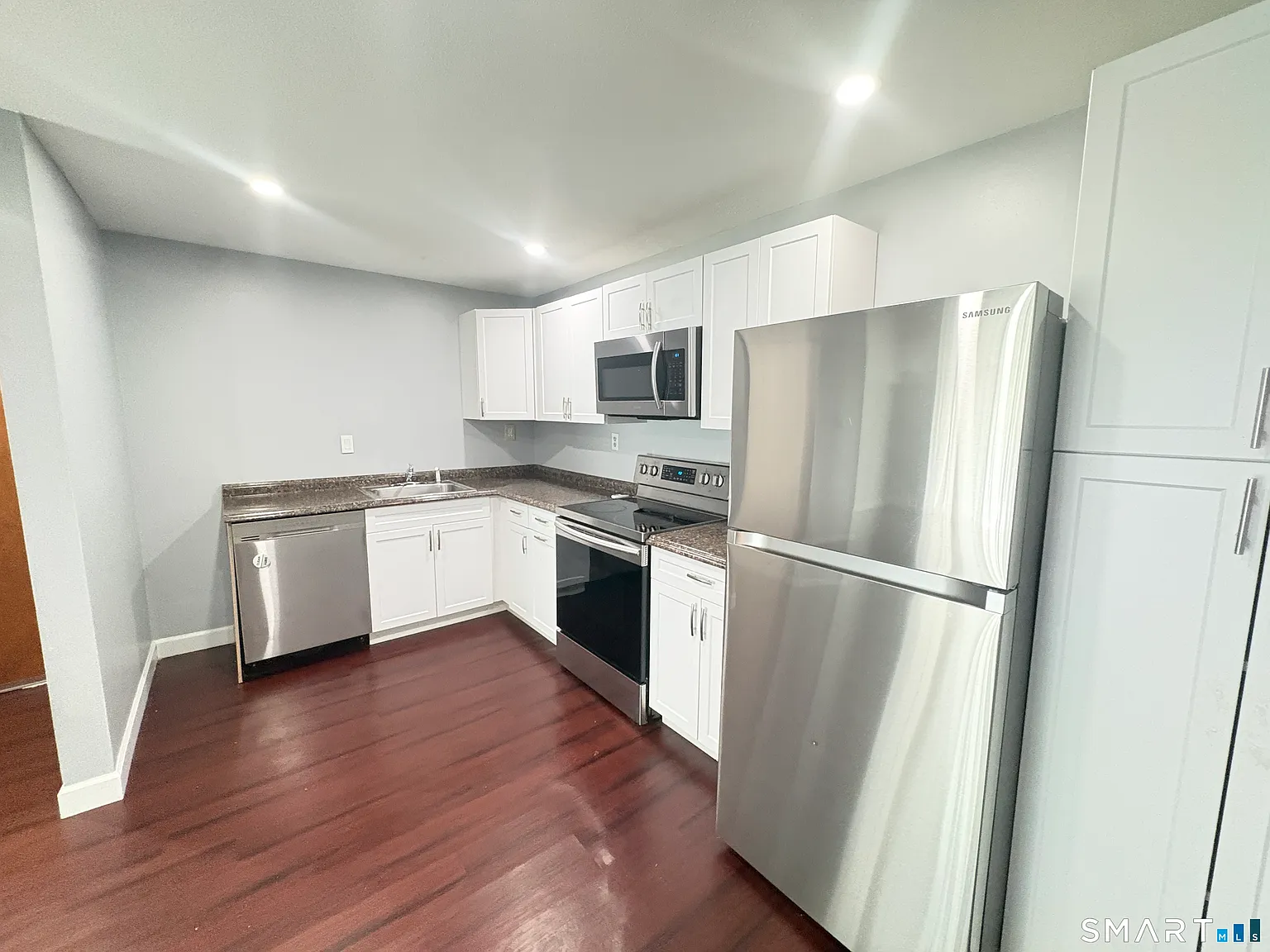 Twin Oaks — Photo 4