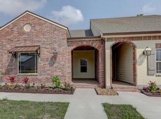 531 Evangeline Trl, Breaux Bridge, LA 70517