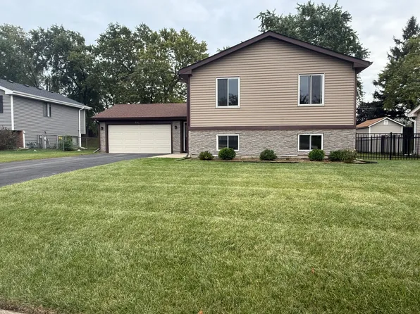 2341 Leeward Ln, Hanover Park, IL 60133