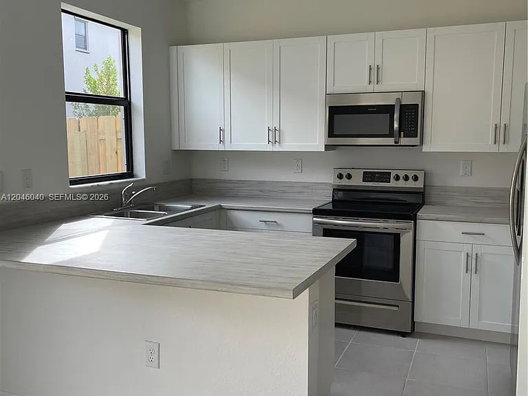 21447 NE 2nd Pl — Photo 9