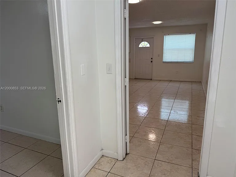 6301 SW 27th St #1 — Photo 3