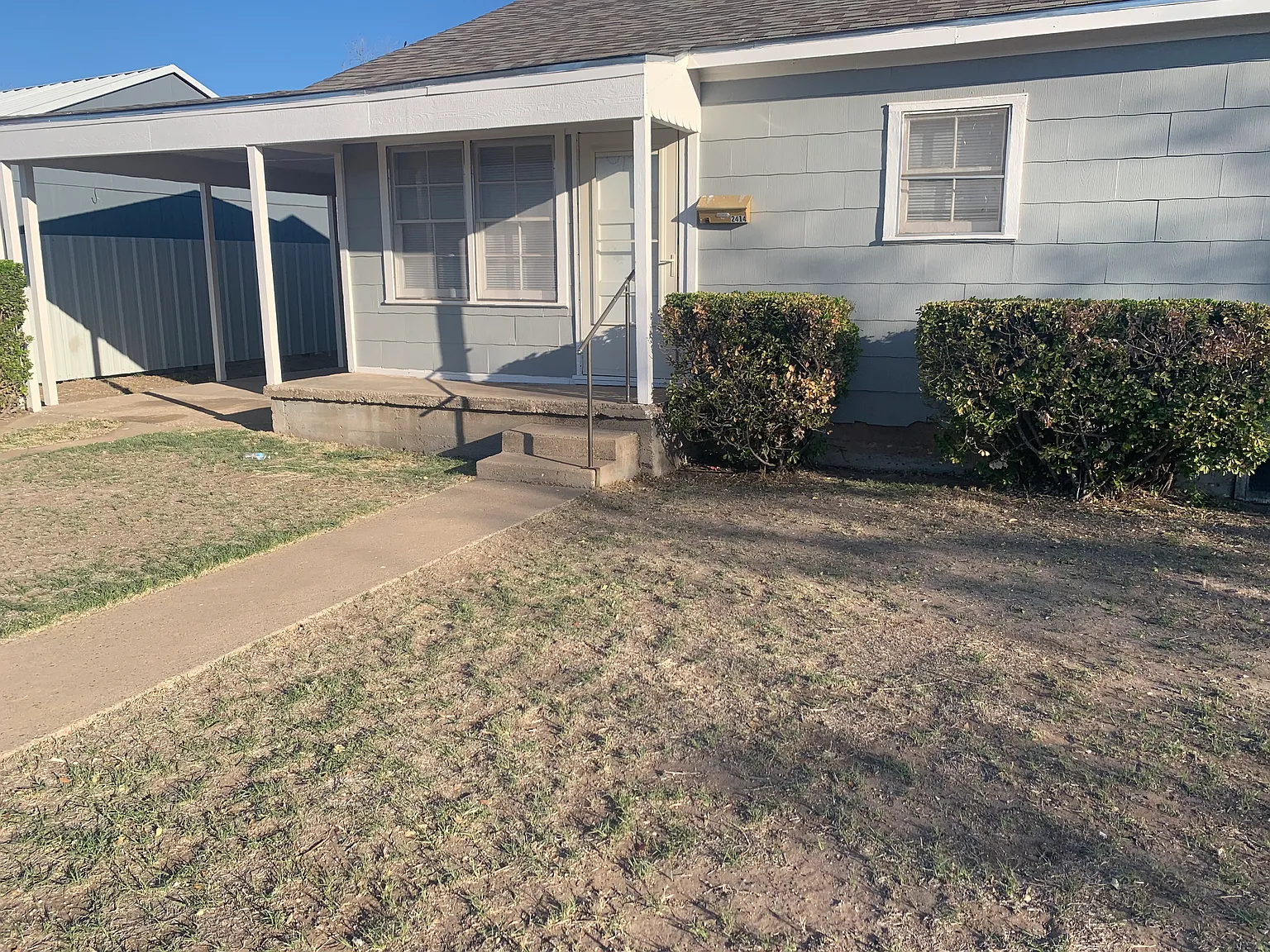 3 bed, 1376 sqft, $1,900 — Photo 1