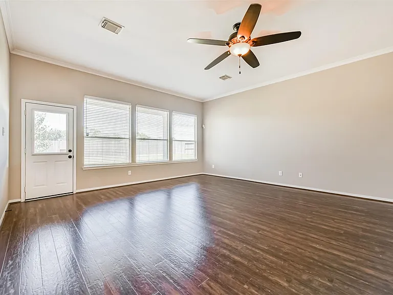 13719 Rolling River Ln — Photo 6
