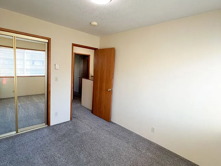 5440-5442 N Hills Dr #5444 — Photo 35