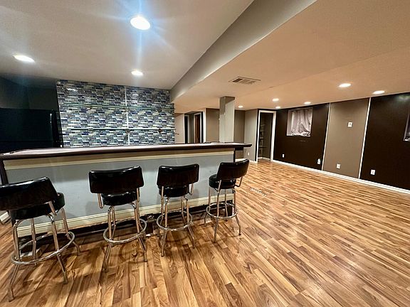 4th image of 3907 Brookside Dr