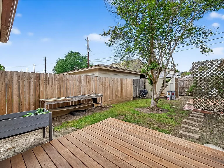 3428 Bradford St — Photo 24