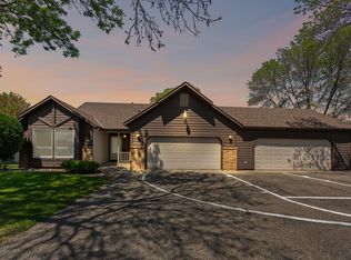 2173 Onyx Dr, Shakopee, MN 55379