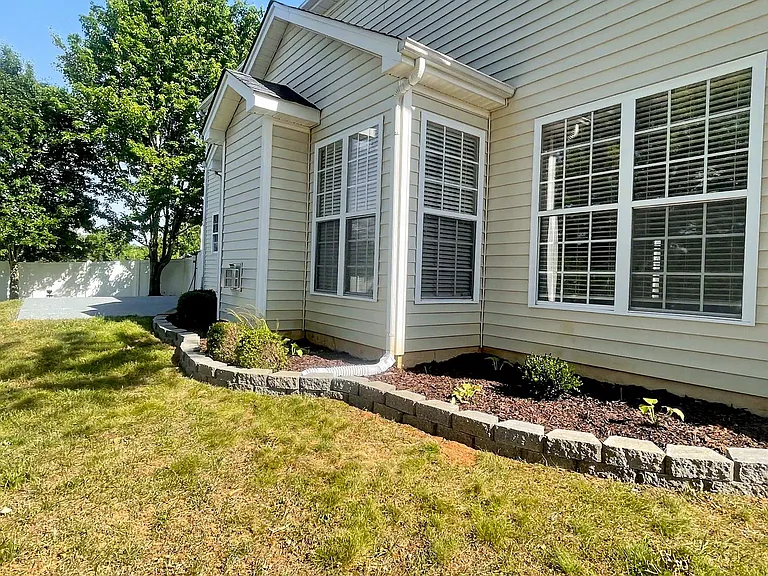 1481 Cantwell Ct — Photo 6