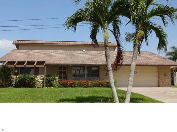 403 Grenier Dr, North Fort Myers, FL 33903