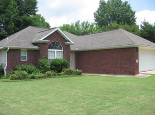 2715 W Oak St, Rogers, AR 72758