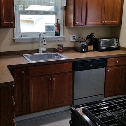 2nd image of 854 Ohio Ave