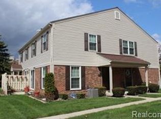 44608 N Bunker Hill Dr, Clinton Township, MI 48038