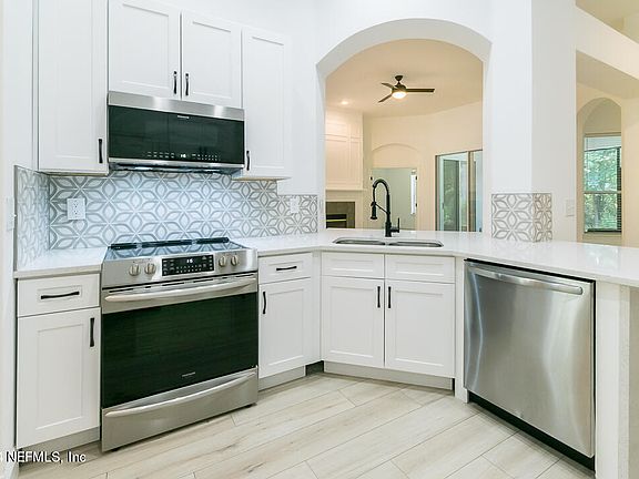 2nd image of 8867 HARVARDS COVE Court