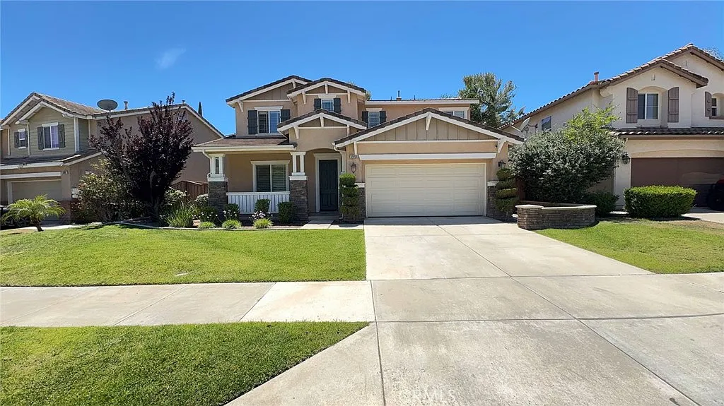 4 bed, 2457 sqft, $3,300 — Photo 1