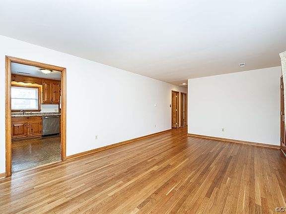 5th image of 3109 Neale St